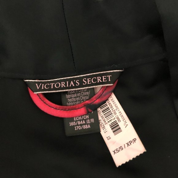 Victoria's Secret robe - Picture 2 of 2